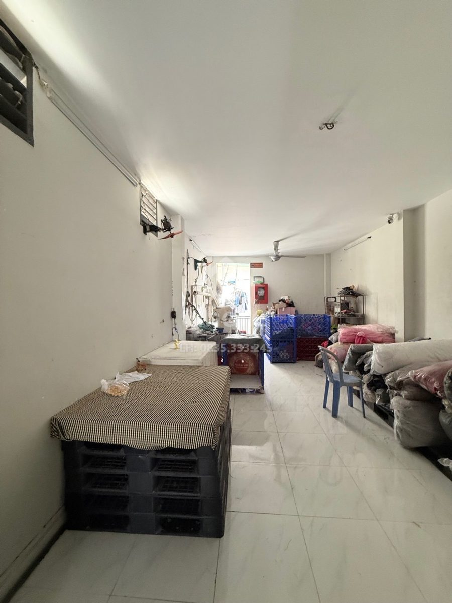 Bán nhà Trịnh Đình Trọng 5 tầng có thang hàng giá 15 tỷ