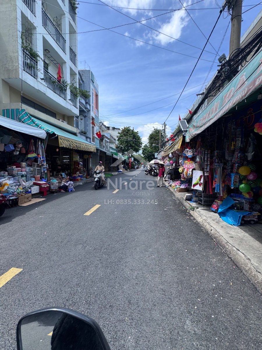 Bán shophouse Đinh Liệt đường 8m kinh doanh nhỉnh 2 tỷ