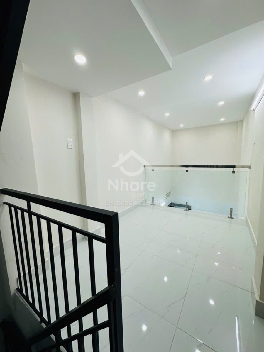 Nhà Tân Bình ngay chợ Trần Văn Quang, 4 tầng ở ngay – dài 7m – 64m2 – hơn 2 tỷ.