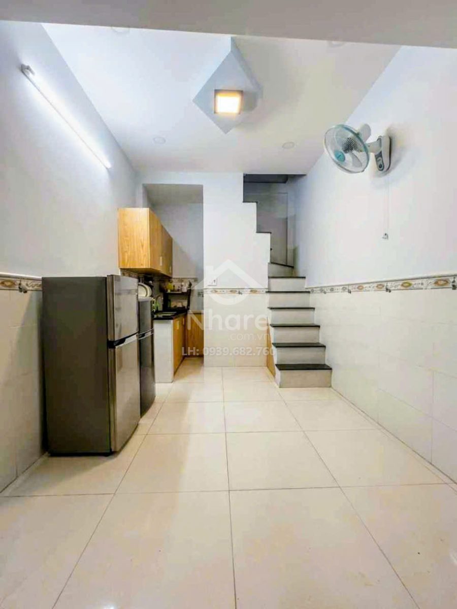 Nhà Tân Bình – Ni Sư Huỳnh Liên, 3 tầng ở ngay – KD nail, spa 21m2 – hơn 2 tỷ nhẹ.