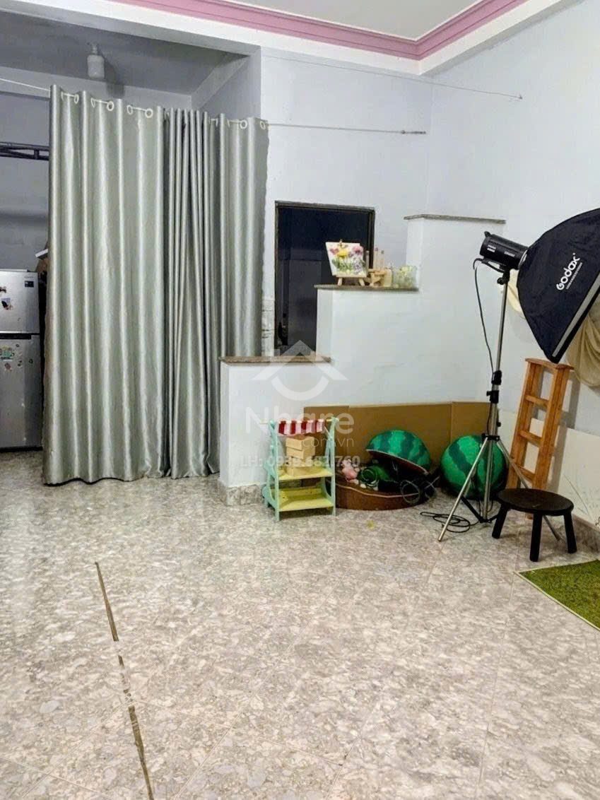 Nhà Tân Phú hiếm bán – Nghiêm Toản, 3 tầng ở ngay – KD,  ngang hơn 4m – dài 18m – 10 tỷ.