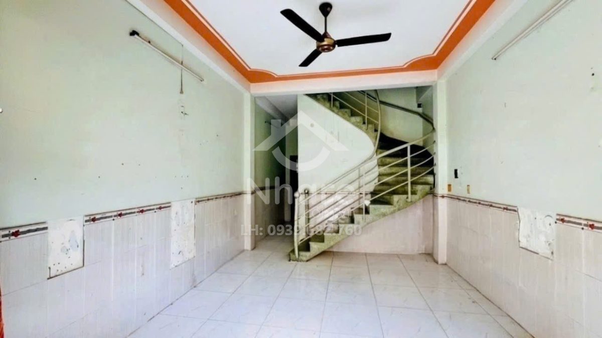 Nhà Tân Phú – Nguyễn Sơn, 2 tầng ở ngay – ngang 4m – dài 13m – hơn 6 tỷ nhẹ.