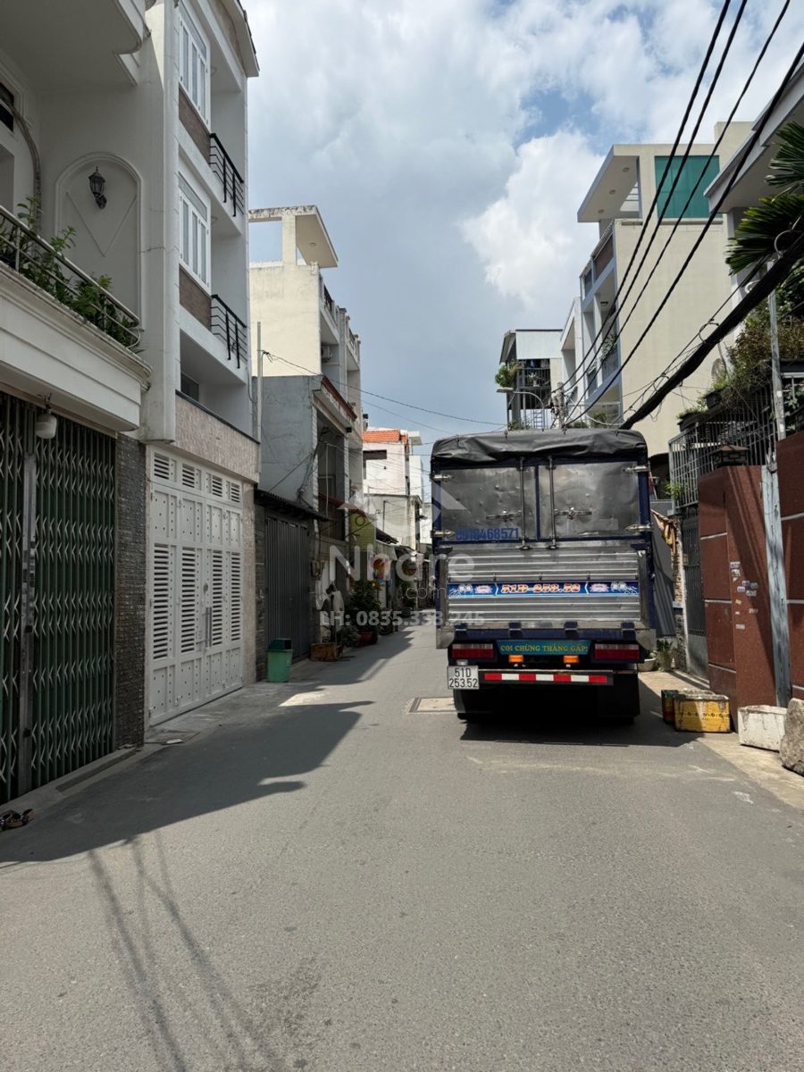 Nhà 3 tầng gần AEON Tân Phú giá nhỉnh 5 tỷ