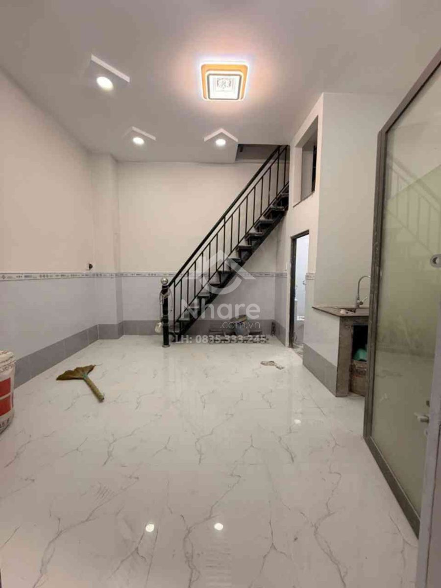Nhà 3 tầng Khu Bình Long ngang 4.5m nhỉnh 2 tỷ