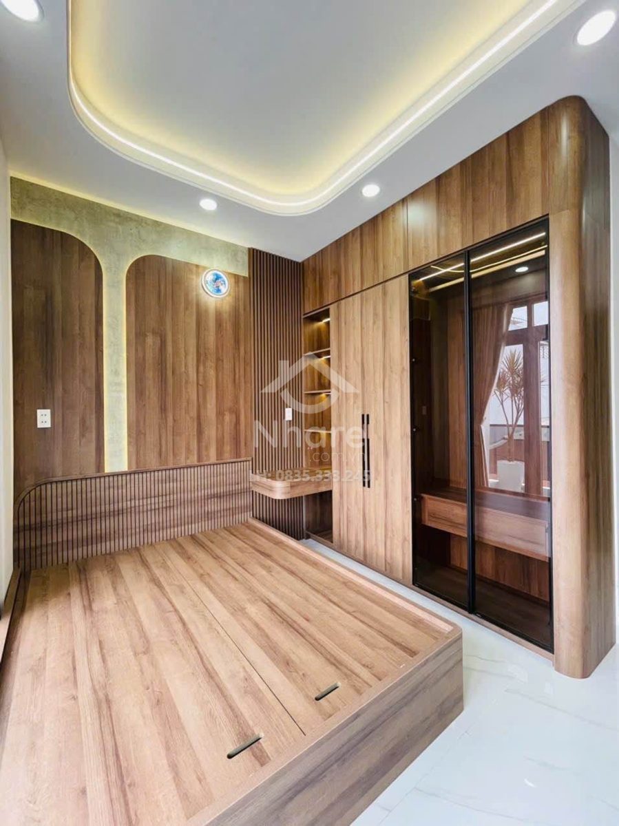 Nhà 6 tầng Ấp Chiến Lược thang máy nhỉnh 12 tỷ
