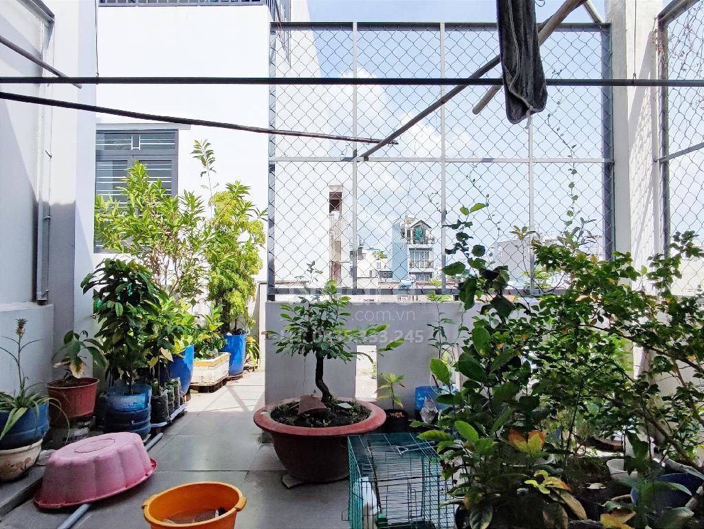 Nhà Gò Xoài 4x31m mặt tiền chợ giá 18 tỷ