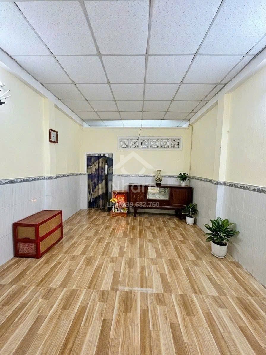 Nhà HXH Tân Bình – Lạc Long Quân, 2 tầng – ở ngay – ngang gần 4m – 60m2 – hơn 4 tỷ.