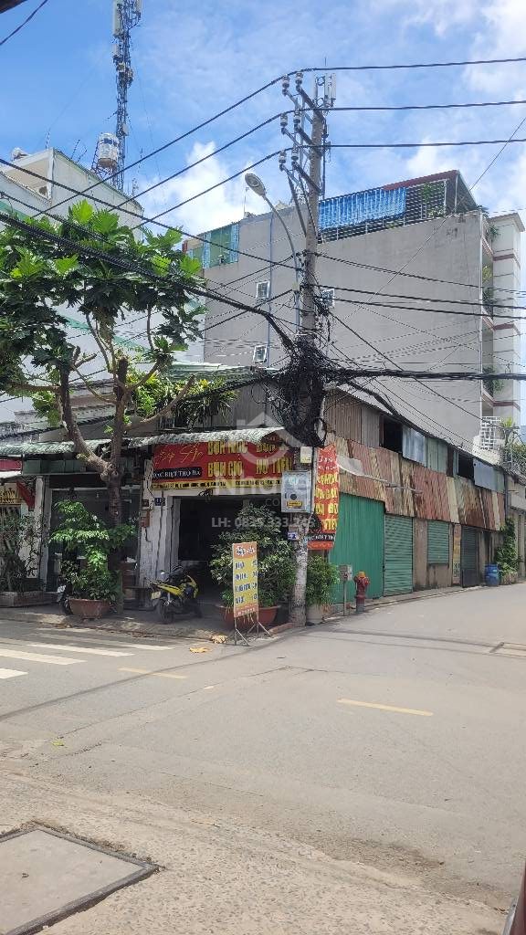 Nhà lô góc gần AEON Tân Phú ngang 8m nhỉnh 13 tỷ