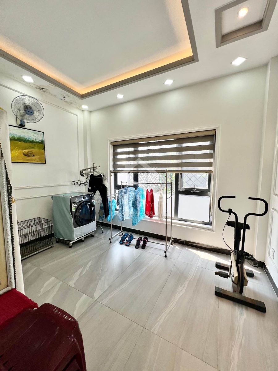 Nhà mới 5 tầng gần AEON Tân Phú nhỉnh 8 tỷ