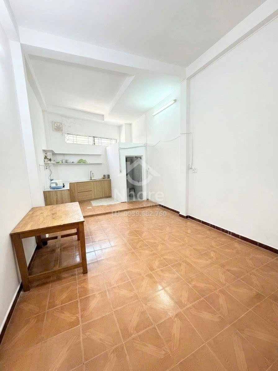 Nhà Tân Bình – Âu Cơ nở hậu, 2 tầng ở ngay – KD đa dạng, ngang 4m – dài 20m – hơn 8 tỷ.