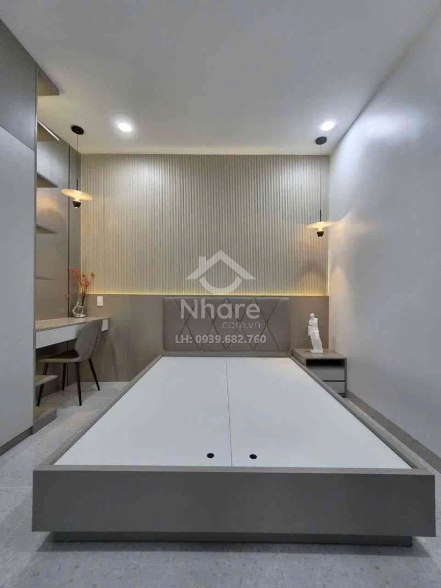 Nhà Tân Bình – Âu Cơ nở hậu – thang máy, 4 tầng ở ngay- KD, ngang 4m – dài 10m – hơn 8 tỷ