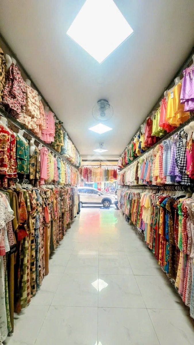 Nhà Tân Bình – Lạc Long Quân, 4 tầng ở ngay – KD, ngang 5m – dài 17m – hơn 19 tỷ.