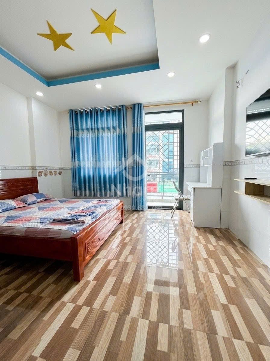 Nhà Tân Bình – Lạc Long Quân, 4 tầng ở ngay – KD, ngang 5m – dài 17m – hơn 19 tỷ.