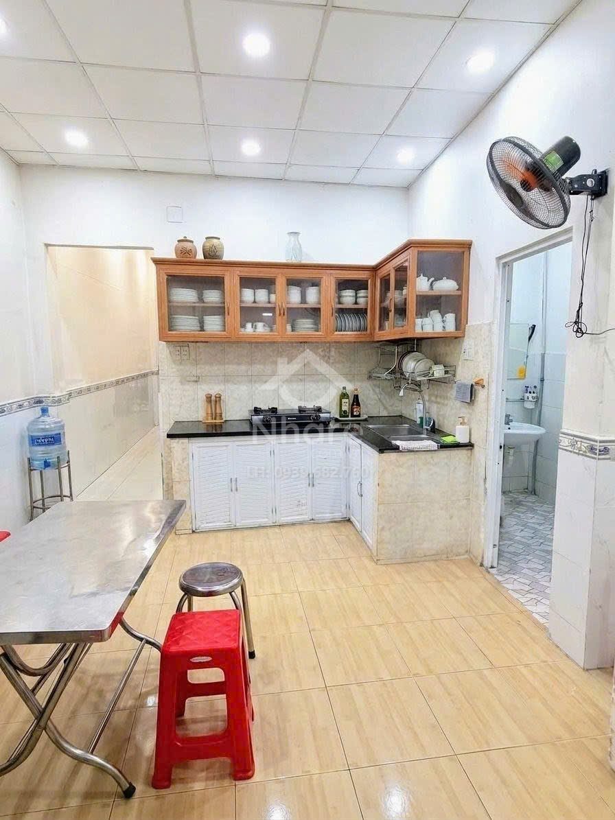 Nhà Tân Phú gần MT Lũy Bán Bích nở hậu, 2 tầng ở ngay – ngang gần 4m – dài 23m – hơn 6 tỷ