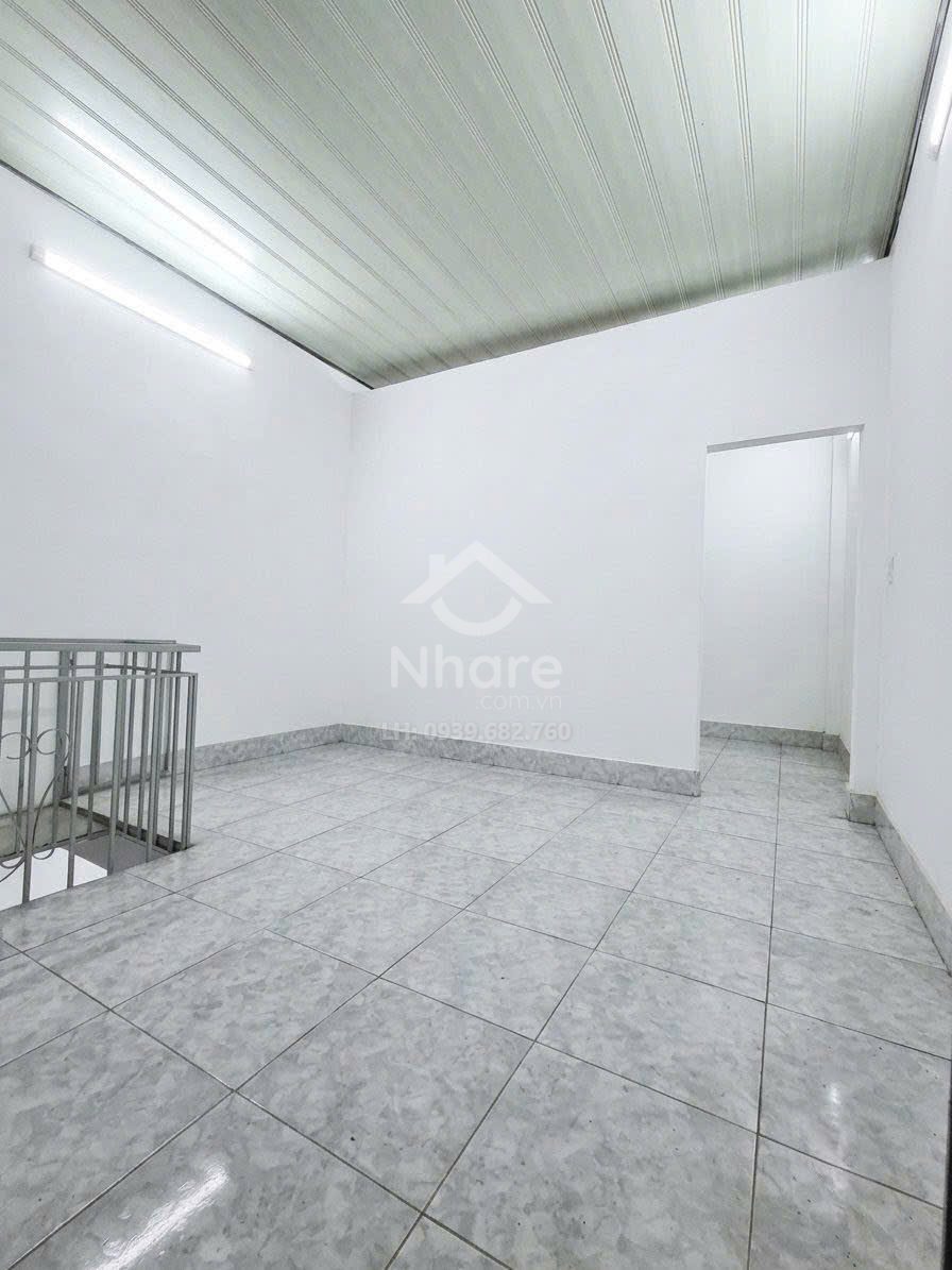 Nhà Tân Phú ngay LBích – Huỳnh Thiện Lộc, 2 tầng ở ngay, ngang gần 4m – 58m2 – hơn 3 tỷ