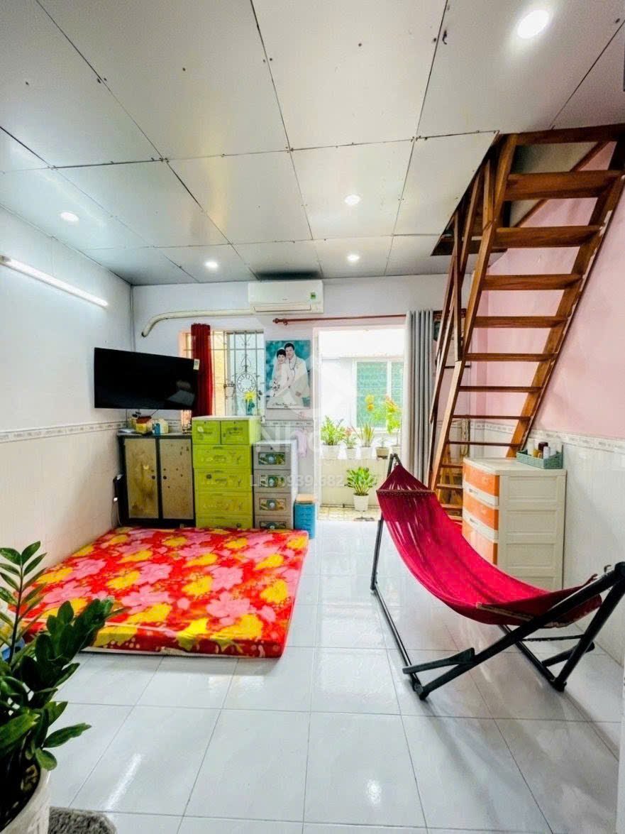 Nhà Tân Phú ngay Lũy Bán Bích – Cách Mạng, 3 tầng ở ngay  – ngang 4m – 63m2 – hơn 3 tỷ.